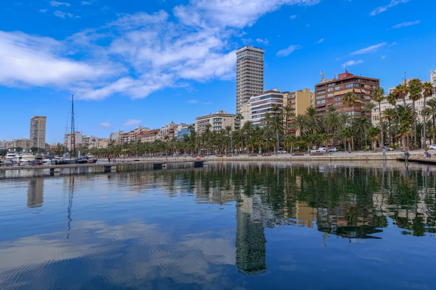 Puerto y paseo marítimo de Alicante