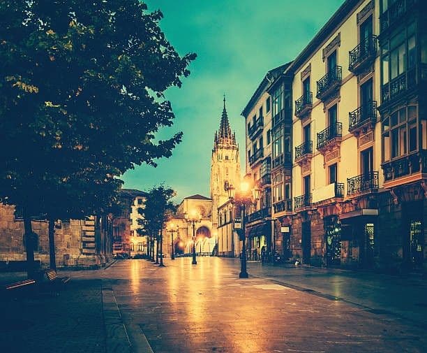 Edificios Singulares en Oviedo, imagen 1